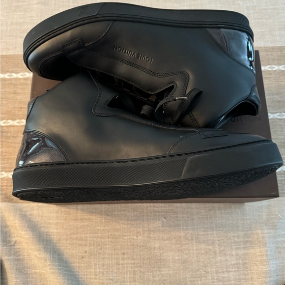 Louis Vuitton **Brand New** Souliers sneakers 10.5LV 11.5us mens - Picture 8 of 15